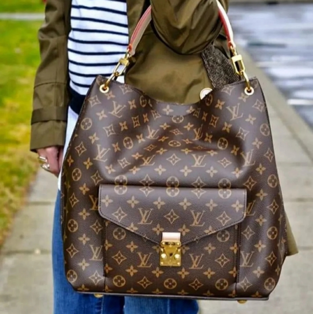 Louis vuitton metis hobo